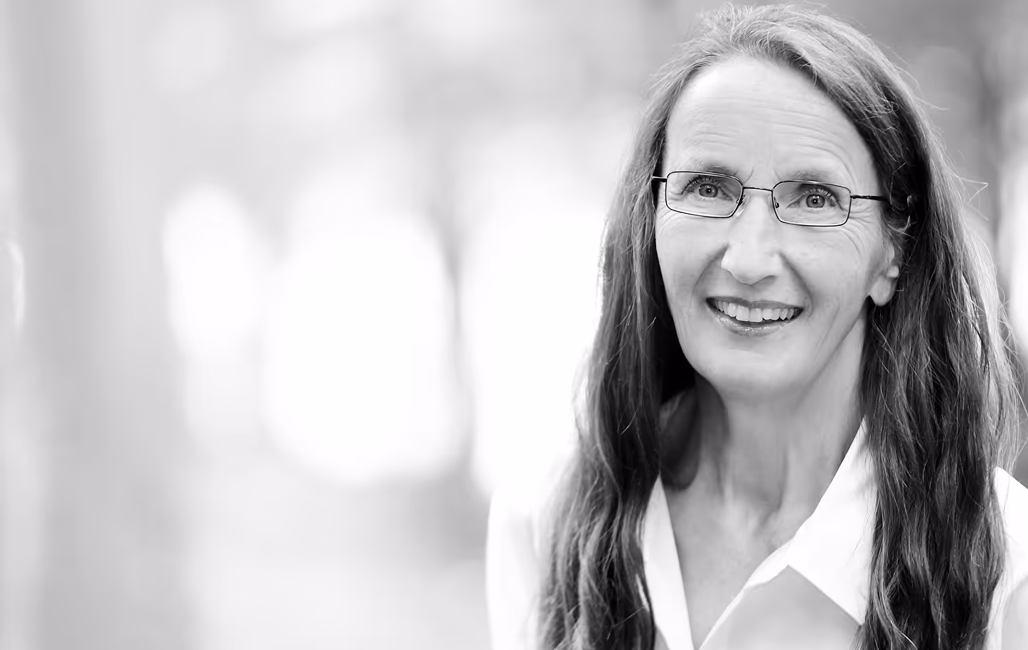 Schwarz-weiß-Porträt von Ulrike Müller